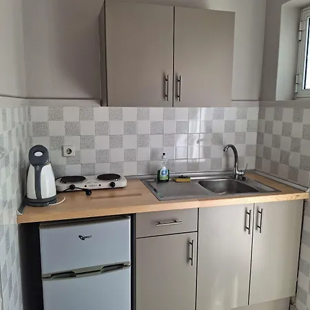 Giannis Apartmán *
